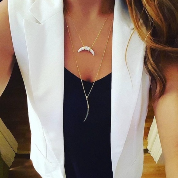 Stella & Dot {retired} Arc Necklace (white + gold) - Picture 4 of 8
